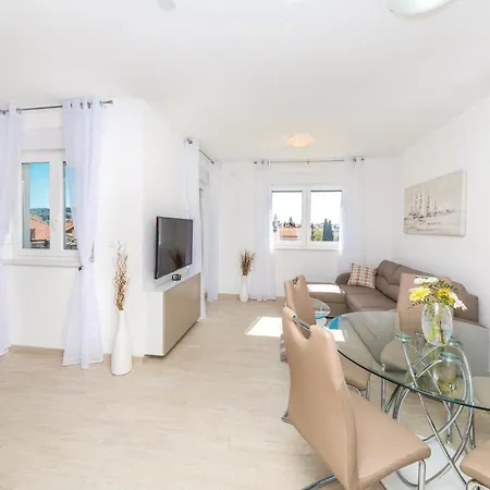 Apartament 2 Bedroom Amazing In Trogir